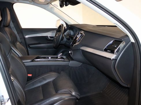 Used 2023 Volvo XC90 B6 Ultimate image 57