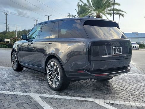 New 2025 Land Rover Range Rover SE image 3