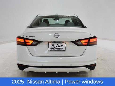 Used 2025 Nissan Altima 2.5 SV FWD image 5