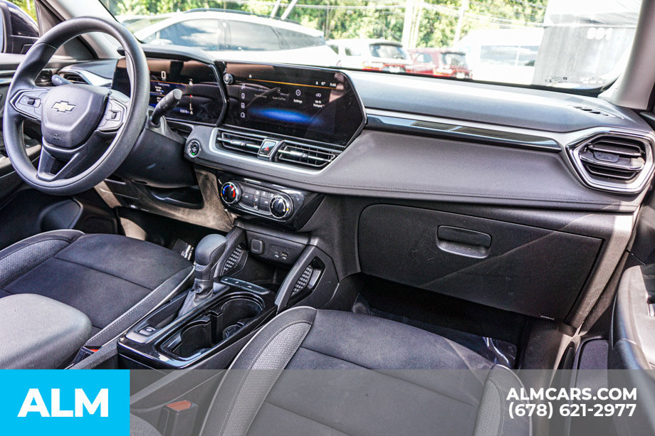 Used 2025 Chevrolet TrailBlazer LT FWD image 23