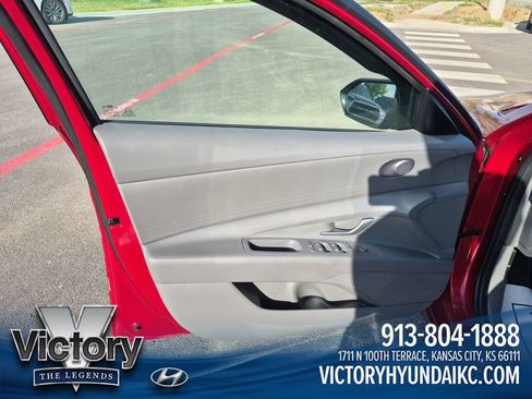 Used 2024 Hyundai Elantra SEL FWD image 11