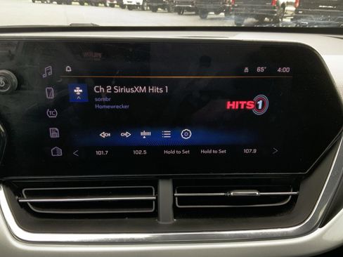 Used 2025 Chevrolet Trax LT w/ LT Convenience Package FWD image 33