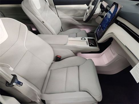 New 2025 Volvo EX90 Plus image 3