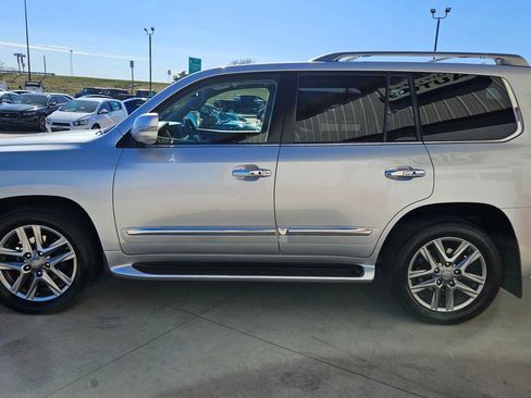 Used 2014 Lexus LX 570 4WD image 4