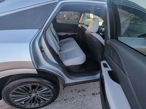 Used 2025 Lexus RX 350 Premium w/ Convenience Package AWD/4WD image 4
