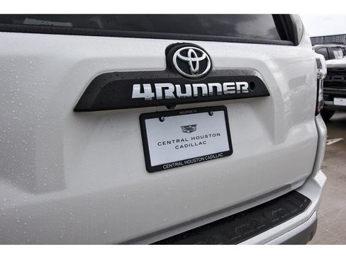 Used 2019 Toyota 4Runner TRD Off-Road AWD/4WD image 29