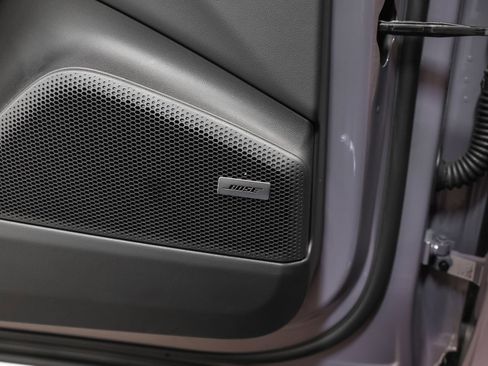 Certified 2025 Porsche Macan 4 Electric image 48