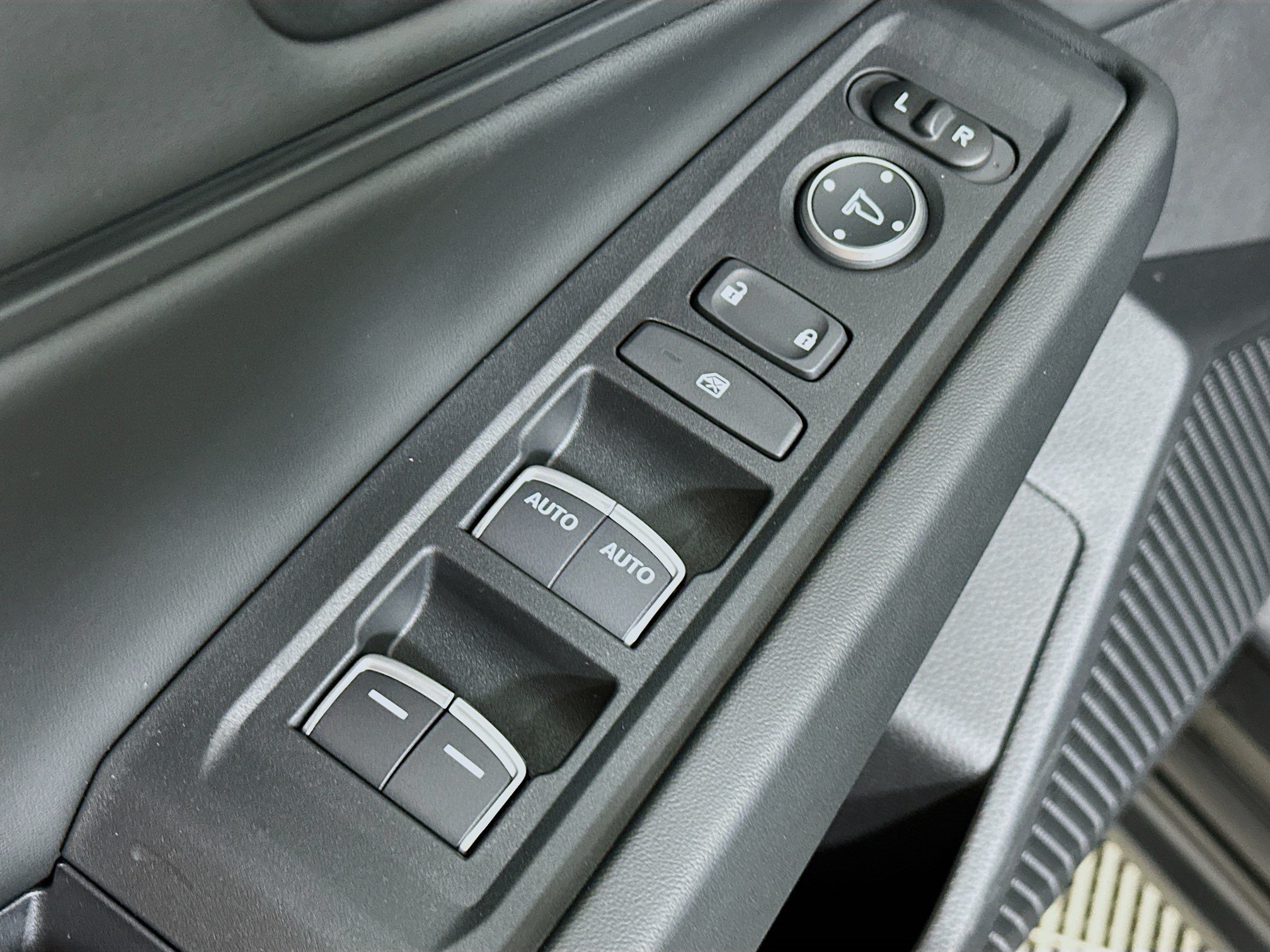 Certified 2025 Honda Accord SE image 17