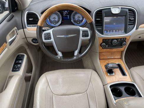 Used 2014 Chrysler 300 C AWD/4WD image 11