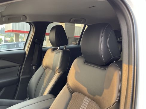Used 2025 MAZDA CX-50 AWD 2.5 S w/ Preferred Package image 17