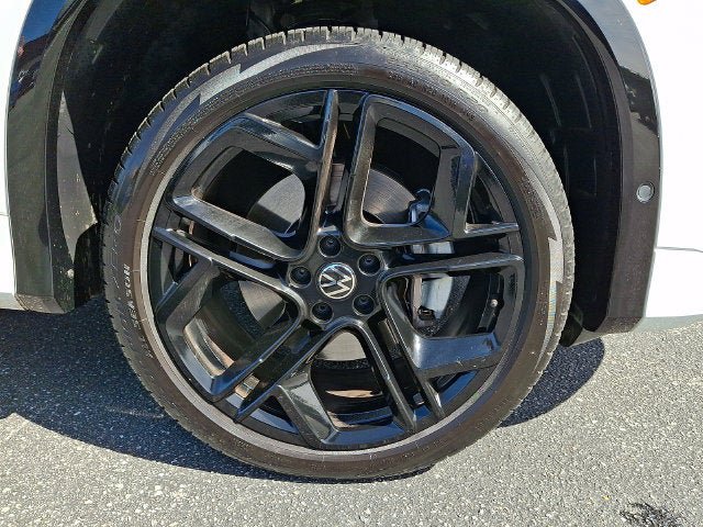 Used 2025 Volkswagen Tiguan SE R-Line AWD/4WD image 8