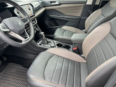 Used 2024 Volkswagen Taos SEL image 10