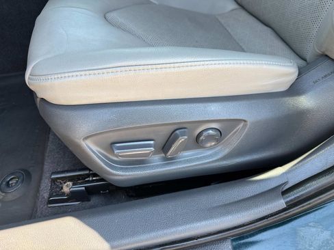 Used 2018 Toyota Camry XSE image 21