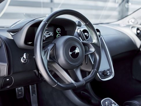 Used 2020 McLaren 570S Coupe image 39