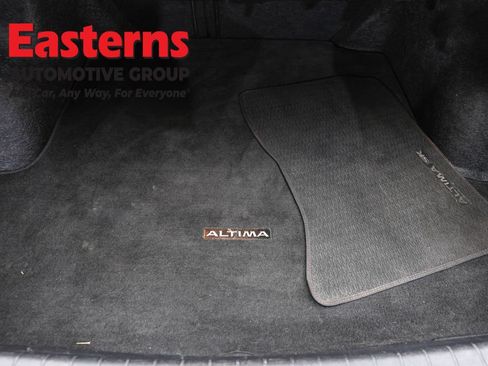 Used 2024 Nissan Altima 2.5 SR FWD image 9