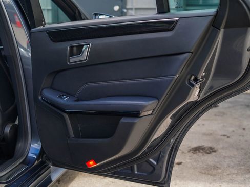 Used 2015 Mercedes-Benz E 250 BlueTEC 4MATIC Sedan image 30