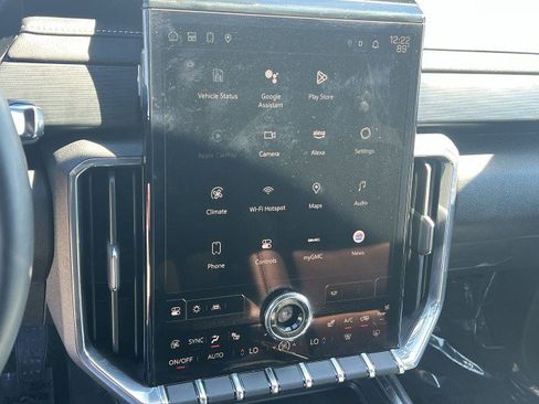 Used 2024 GMC Acadia Elevation image 13