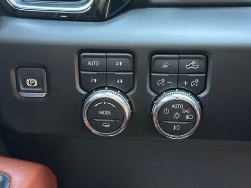 Used 2024 GMC Sierra 2500 Denali Ultimate image 20