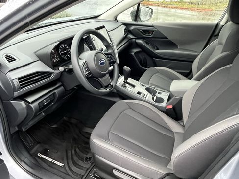 Used 2025 Subaru Crosstrek 2.0i Premium image 9