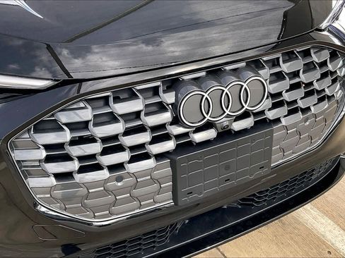 Used 2025 Audi Q5 Premium w/ Convenience Package image 29