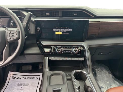 Used 2025 GMC Sierra 2500 Denali Ultimate AWD/4WD image 13