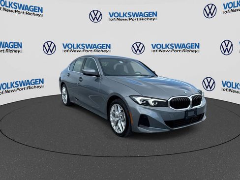 Used 2025 BMW 330i xDrive Sedan AWD/4WD image 16
