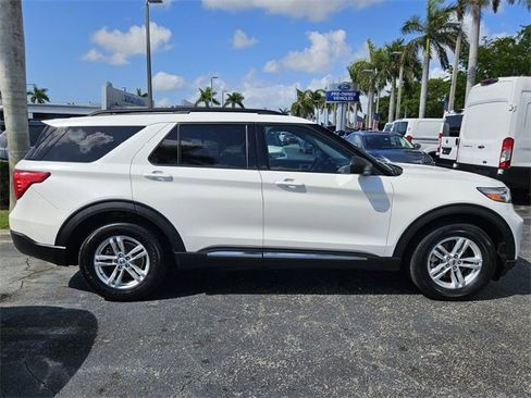 Used 2023 Ford Explorer XLT image 12