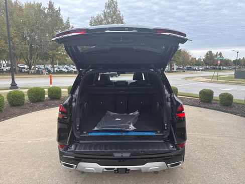 New 2026 BMW X5 xDrive50e image 24