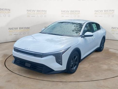 New 2026 Kia K4 FWD image 1