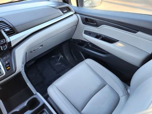 Used 2018 Honda Odyssey EX-L image 15