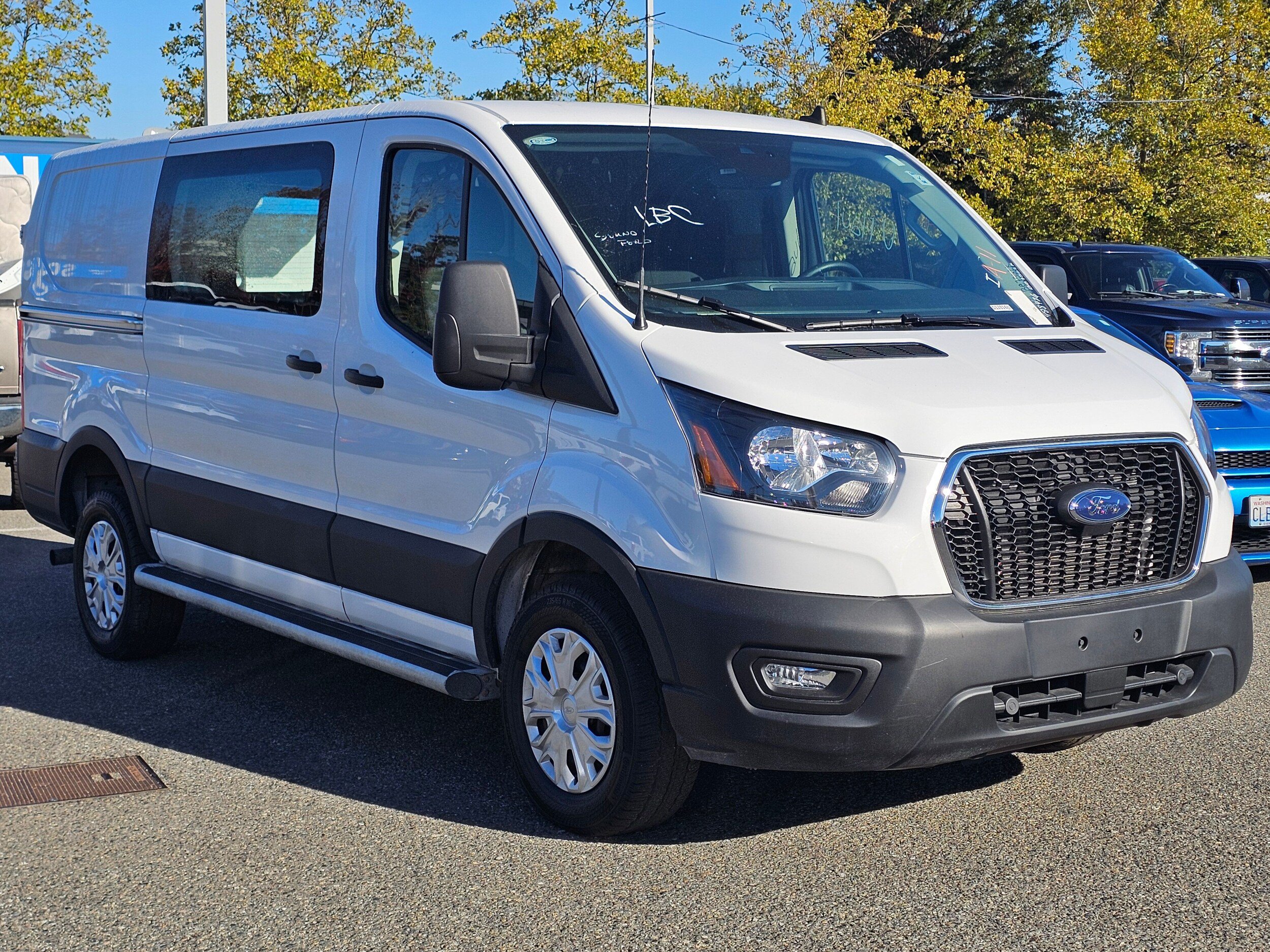 Used 2025 Ford Transit 250 Low Roof w/ Exterior Upgrade Package RWD image 3