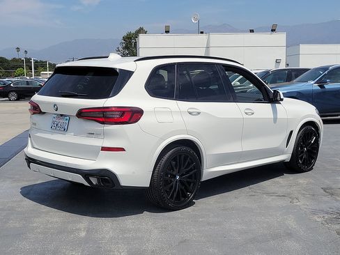 Used 2023 BMW X5 sDrive40i w/ M Sport Package RWD image 3