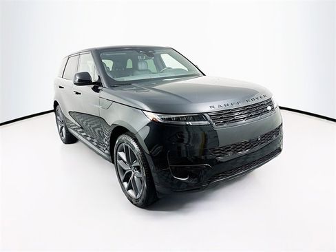 Used 2025 Land Rover Range Rover Sport SE image 3