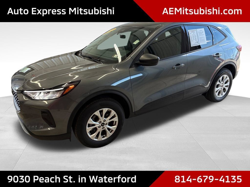 Used 2025 Ford Escape Active w/ Tech Pack #1 AWD/4WD image 3