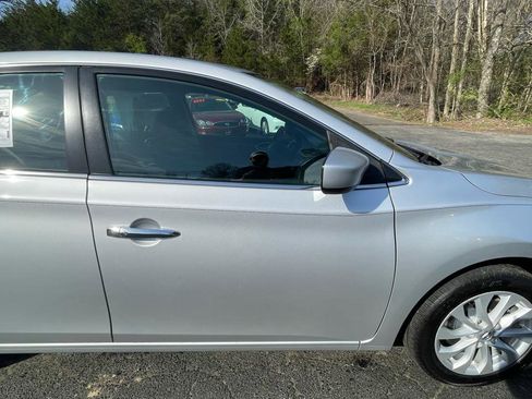 Used 2018 Nissan Sentra SV w/ Premium Package (P01) image 9