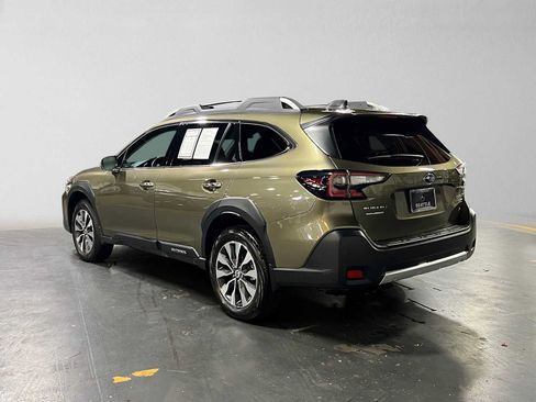 Used 2025 Subaru Outback Touring XT AWD/4WD image 5