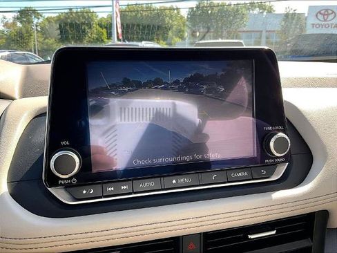 Certified 2023 Nissan Rogue SV AWD/4WD image 19
