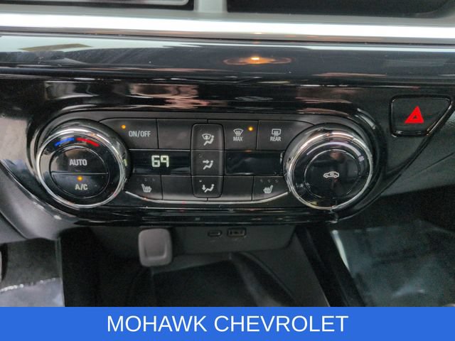 Used 2024 Chevrolet Trax RS w/ Sunroof Package FWD image 17