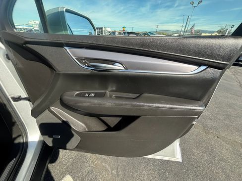 Used 2018 Cadillac XT5 Premium Luxury image 14