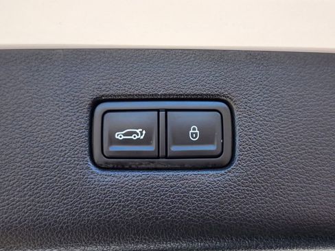 Used 2025 Genesis GV80 3.5T Advanced AWD/4WD image 34