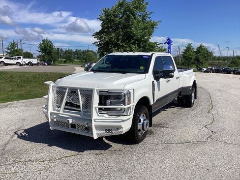 Certified 2025 Ford F350 Platinum w/ Platinum Plus Package AWD/4WD image 1