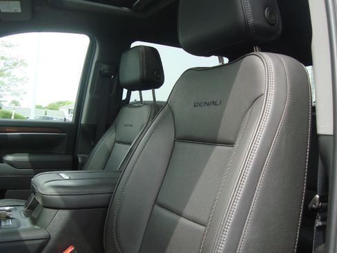 Certified 2025 GMC Sierra 2500 Denali w/ Denali Reserve Package AWD/4WD image 15