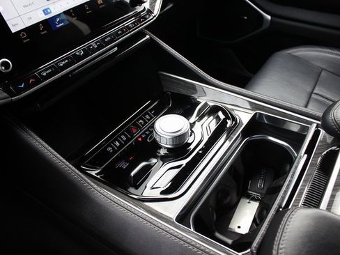 Used 2022 Jeep Wagoneer Series III image 11