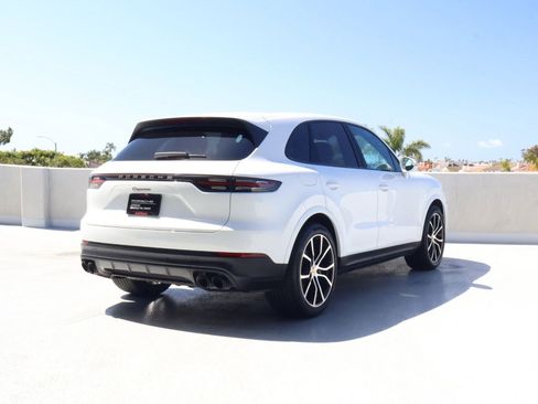 Certified 2023 Porsche Cayenne AWD/4WD image 9