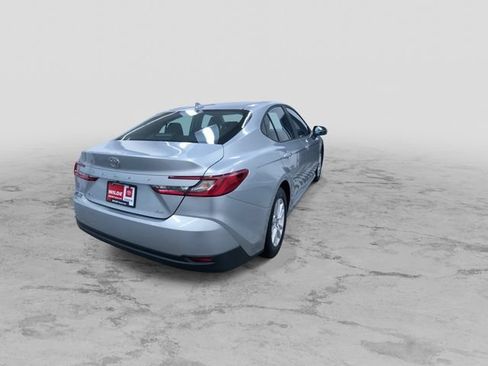 Used 2026 Toyota Camry LE FWD image 10