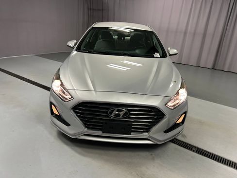 Used 2019 Hyundai Sonata SE FWD image 2