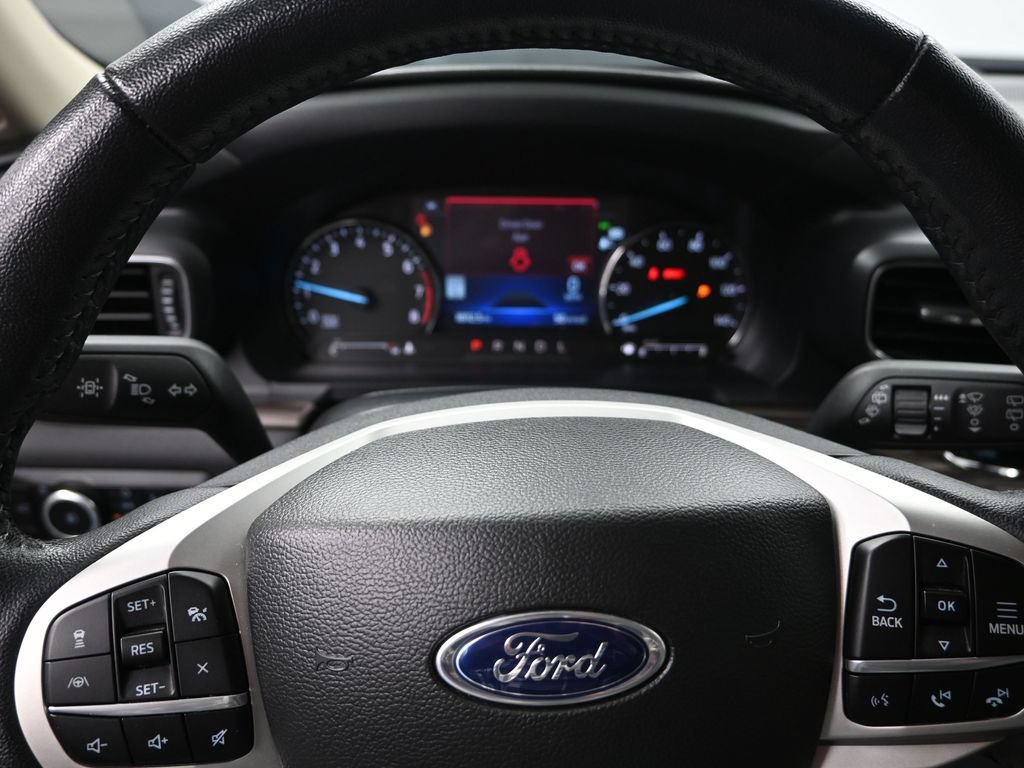 Used 2023 Ford Explorer Limited AWD/4WD image 15