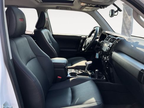 Used 2019 Toyota 4Runner TRD Off-Road Premium AWD/4WD image 15