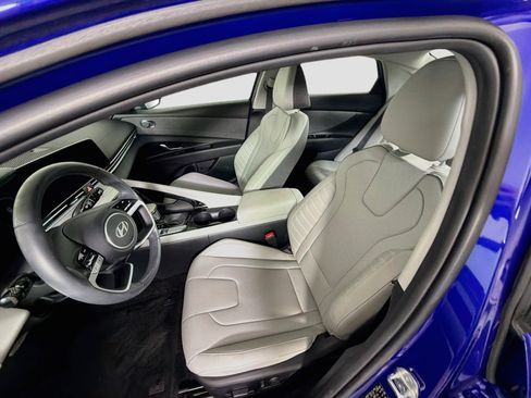 Used 2024 Hyundai Elantra Limited FWD image 13