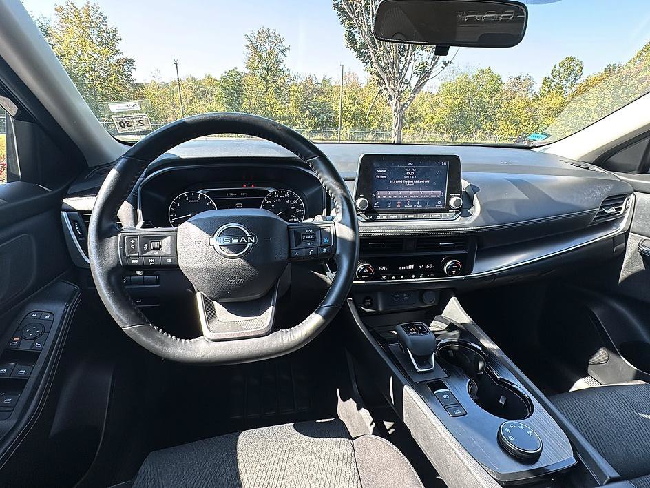 Certified 2025 Nissan Rogue SV AWD/4WD image 29